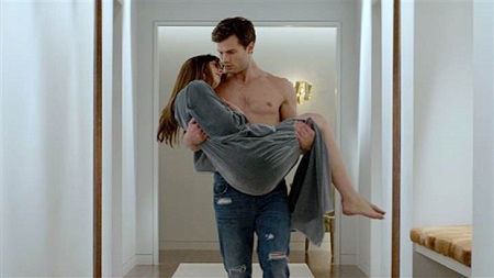 1d274906429135-x_tdy_fifty_shades_trailer_140724-blocks_desktop_large-steamy-behind-the-scenes-pics-from-50-shades-released-the-50-shades-o