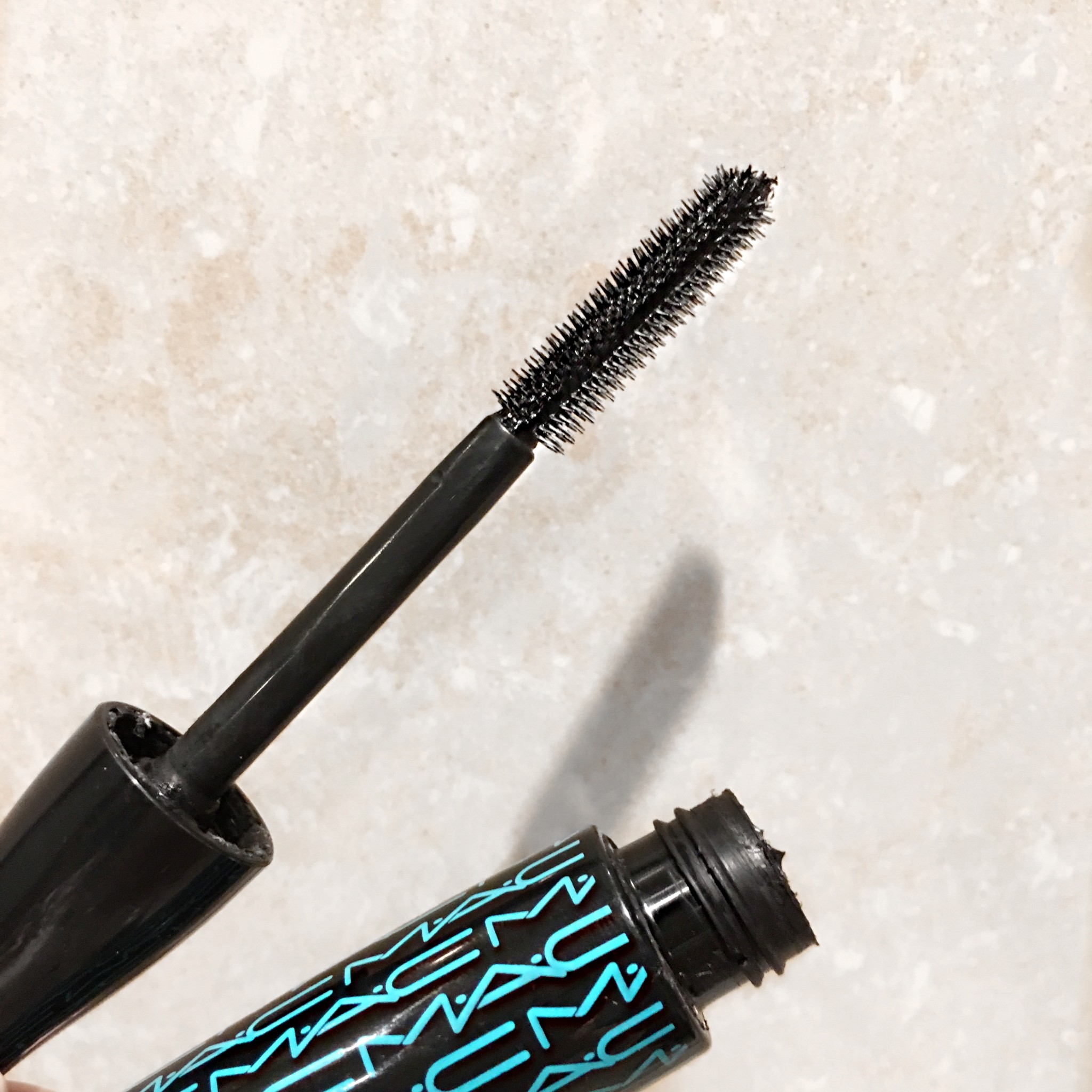 MAC's In Extreme Dimension Waterproof Mascara review pic 1